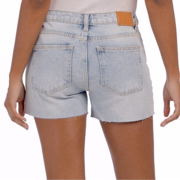 Avec Les Filles Destructed Cutoff Short - Picture 2 of 11